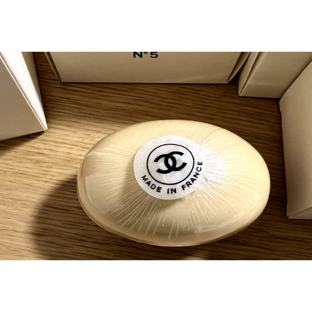 CHANEL(シャネル)のCHANEL N°5 サヴォン 100g×4個 コスメ/美容のボディケア(ボディソープ/石鹸)の商品写真