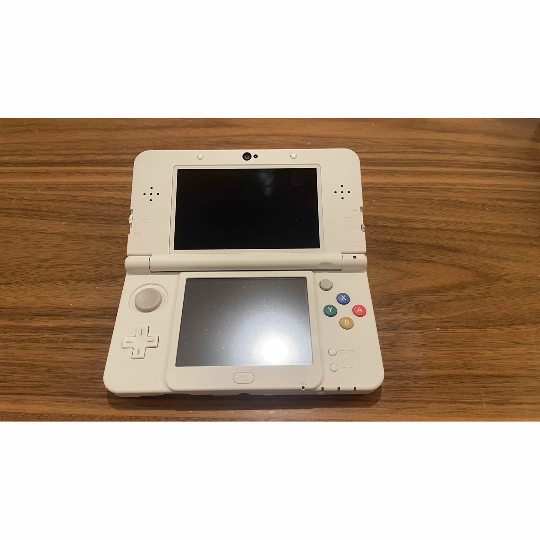 ニンテンドー3DS(ニンテンドー3DS)のNewニンテンドー3DS、ソフト、ケース エンタメ/ホビーのゲームソフト/ゲーム機本体(携帯用ゲーム機本体)の商品写真