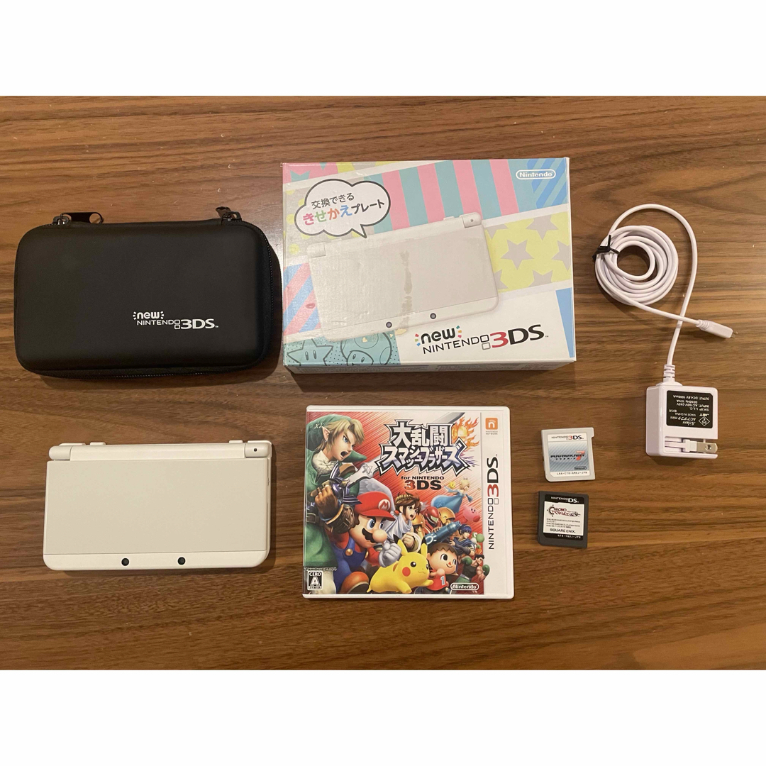 ニンテンドー3DS(ニンテンドー3DS)のNewニンテンドー3DS、ソフト、ケース エンタメ/ホビーのゲームソフト/ゲーム機本体(携帯用ゲーム機本体)の商品写真