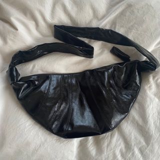 ルメール(LEMAIRE)のlemaire MEDIUM CROISSANT BAG 2023FW(ショルダーバッグ)