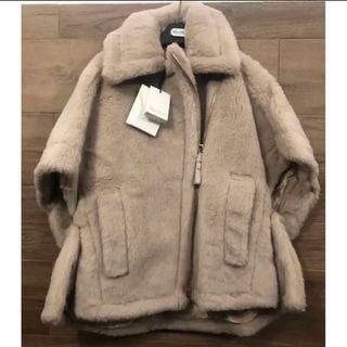 マックスマーラ(Max Mara)のMax Mara Manto  テディベアケープ　新品タグ付き(ポンチョ)