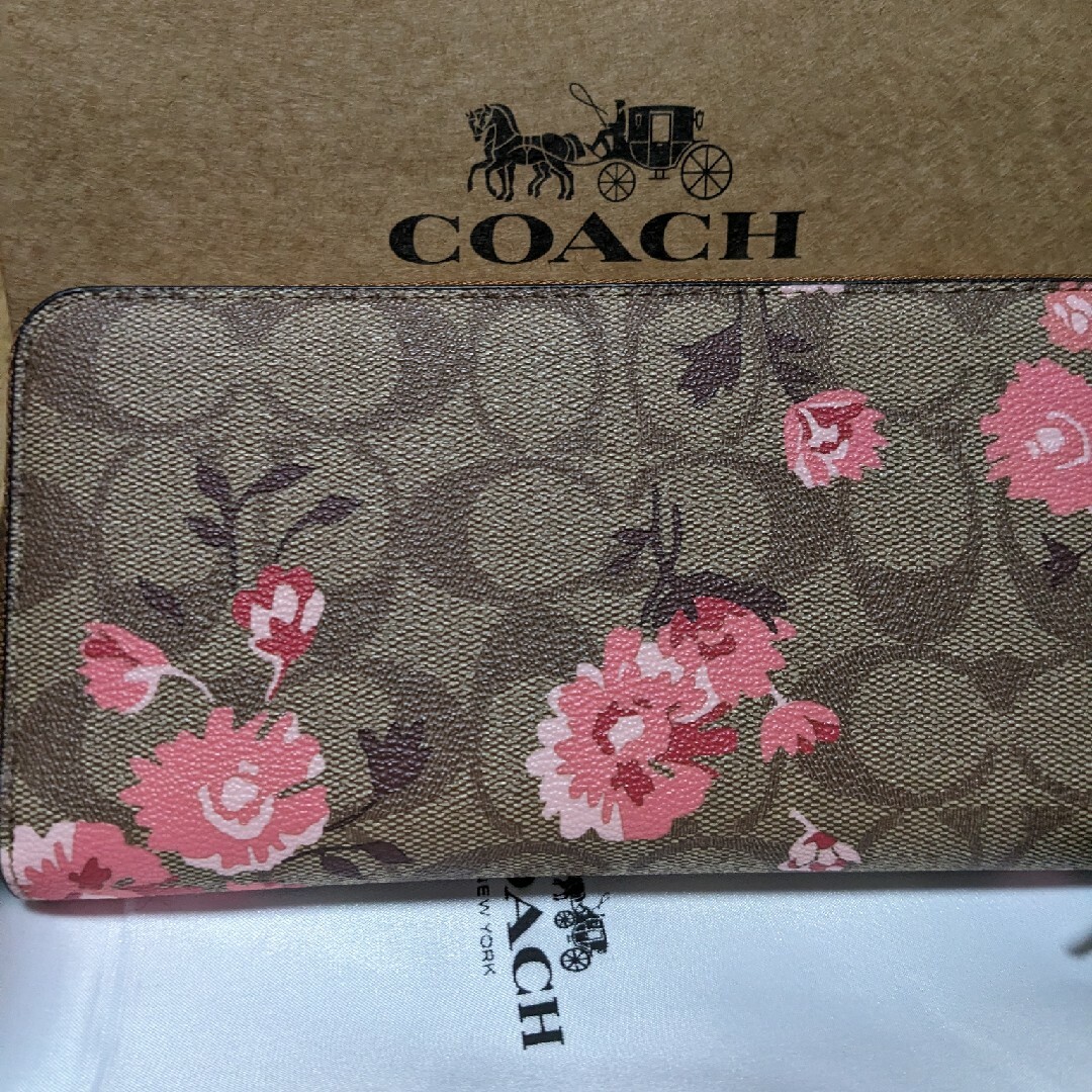COACH(コーチ)のCOACH 長財布　シグネチャーピンクの花柄 レディースのファッション小物(財布)の商品写真