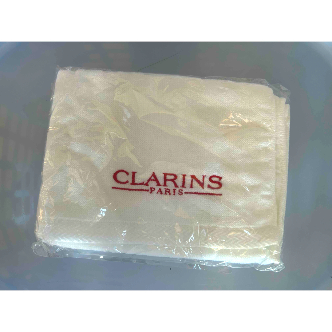 CLARINS(クラランス)のクラランス　ハンドタオル インテリア/住まい/日用品の日用品/生活雑貨/旅行(タオル/バス用品)の商品写真