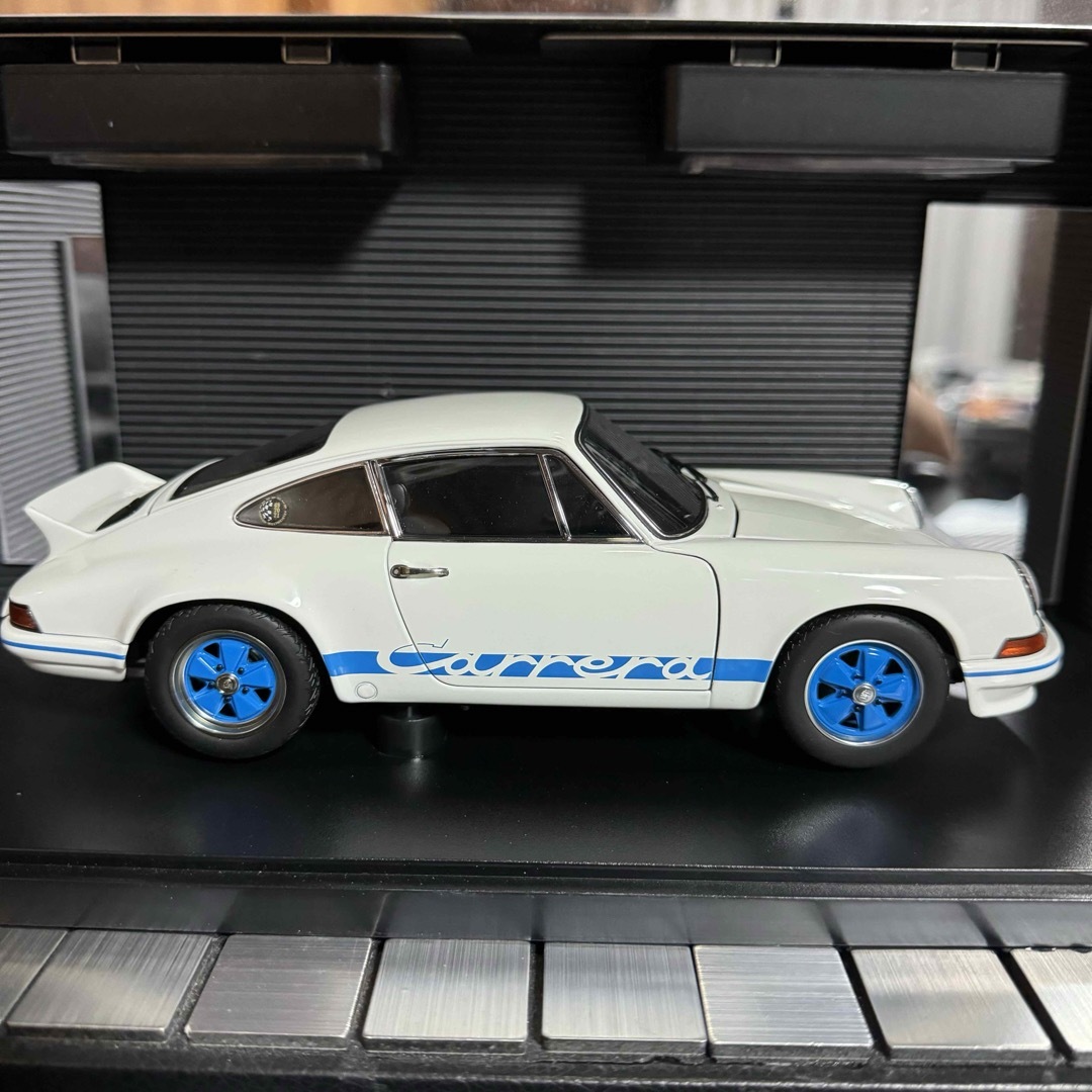 AUTOart - 絶版未展示品 オートアート 1/18 ポルシェ911 Carrera RS2.7