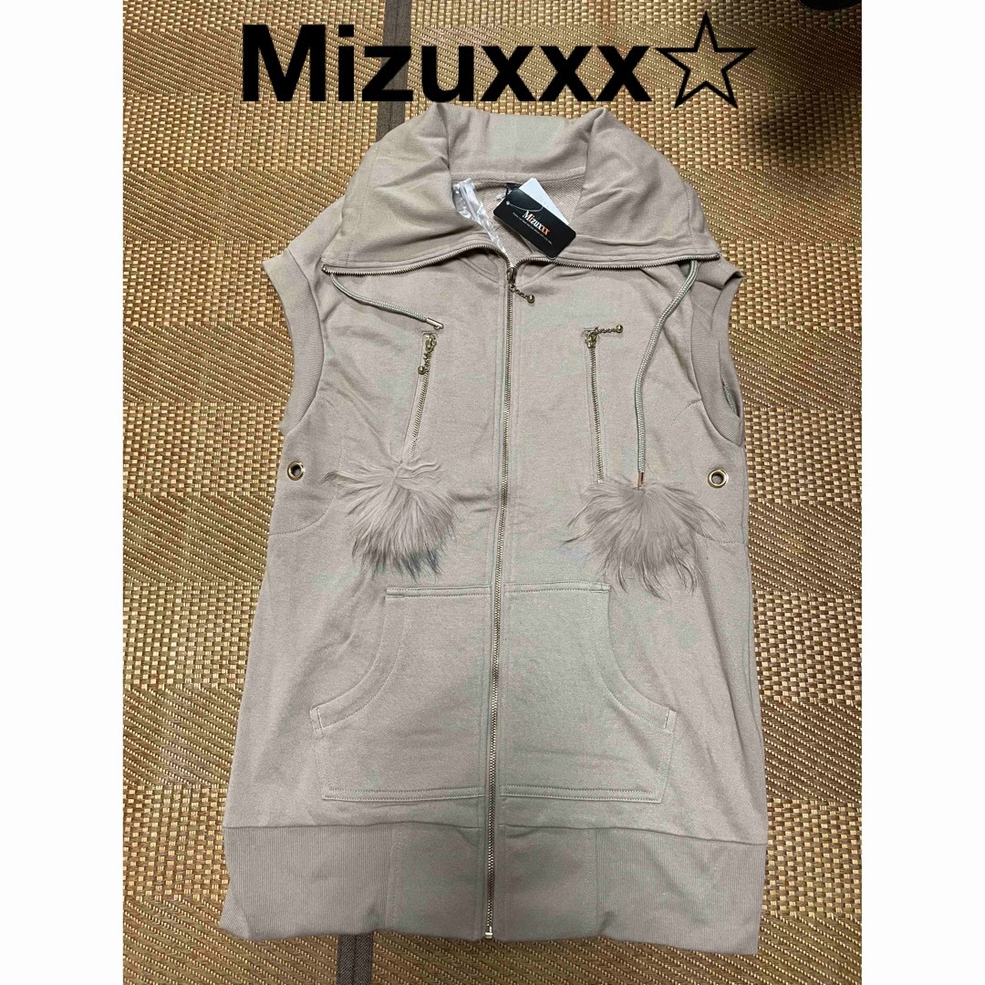 新品未使用☆Mizuxxx♡ベージュ×ゴールド大人ギャルパーカーベスト　ジレ レディースのトップス(ベスト/ジレ)の商品写真