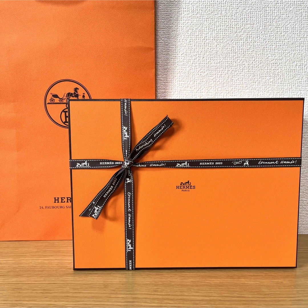 Hermes(エルメス)の【新品 2客 ギフト包装】エルメス　モザイク  ティーカップ＆ソーサー　ペア インテリア/住まい/日用品のキッチン/食器(グラス/カップ)の商品写真