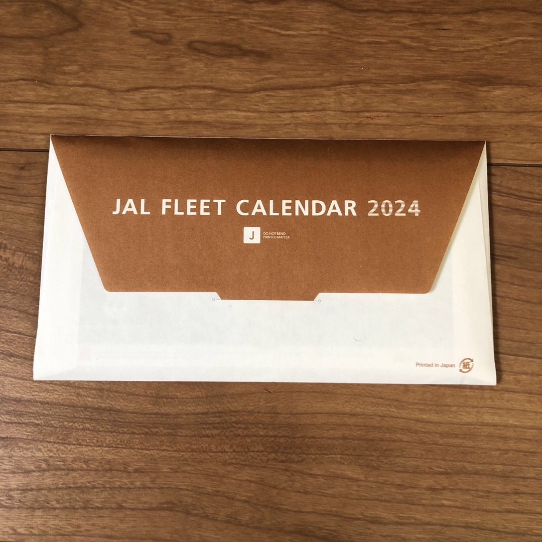 JAL(日本航空)(ジャル(ニホンコウクウ))のJAL 卓上カレンダー　2024 インテリア/住まい/日用品の文房具(カレンダー/スケジュール)の商品写真