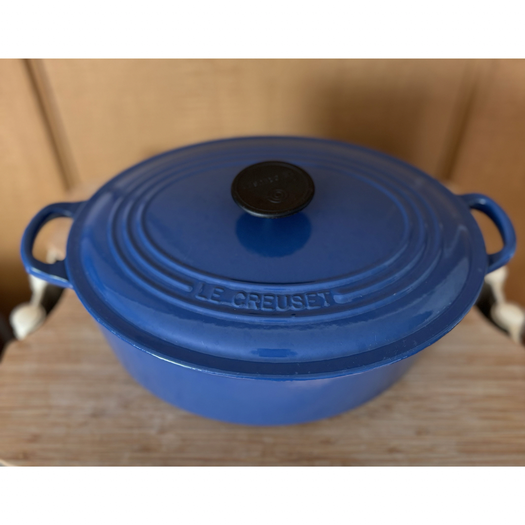 LE CREUSET(ルクルーゼ)のLE CREUSET ル・クルーゼ  27cm  オーバル　ブルー インテリア/住まい/日用品のキッチン/食器(鍋/フライパン)の商品写真