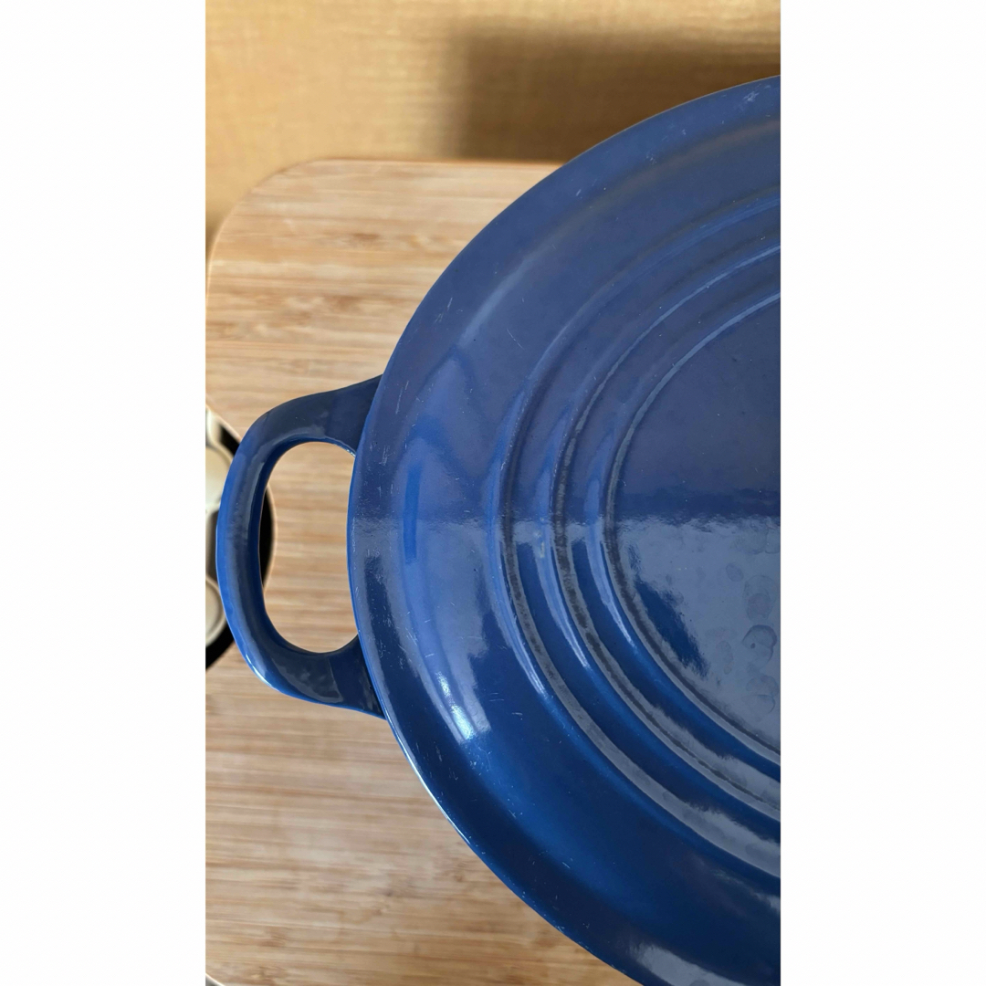 LE CREUSET(ルクルーゼ)のLE CREUSET ル・クルーゼ  27cm  オーバル　ブルー インテリア/住まい/日用品のキッチン/食器(鍋/フライパン)の商品写真