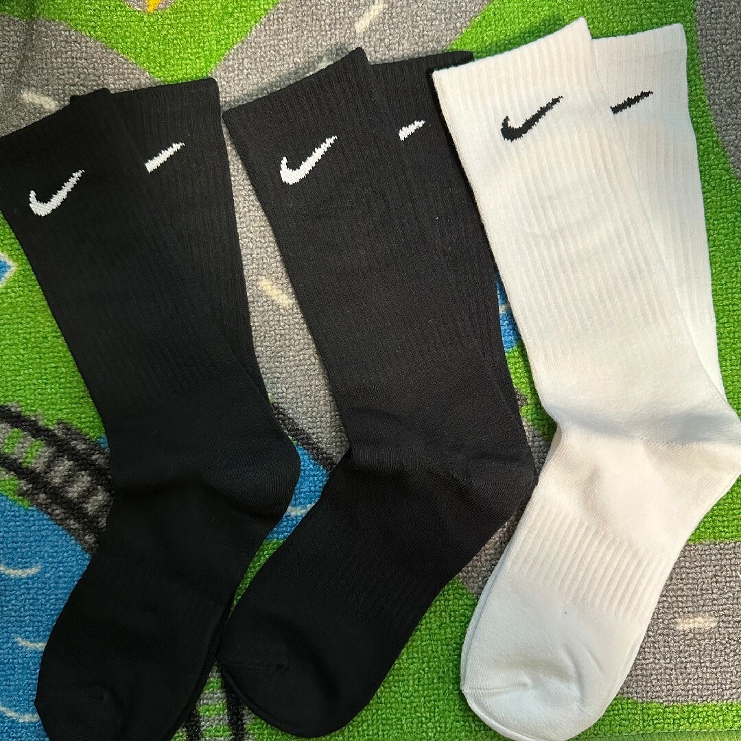 NIKE(ナイキ)のnike 靴下　ソックス　Ｌ メンズのレッグウェア(ソックス)の商品写真