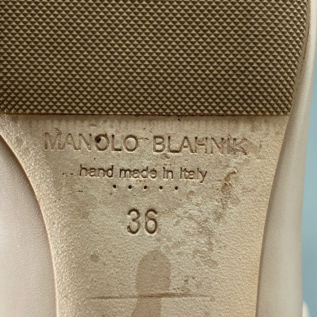 MANOLO BLAHNIK(マノロブラニク)の1L10 MANOLO BLAHNIK マノロブラニク HANGISI ハンギシ フラットシューズ 36(23cm相当) ピンク レザー シューズ ビジュー レディースの靴/シューズ(ハイヒール/パンプス)の商品写真