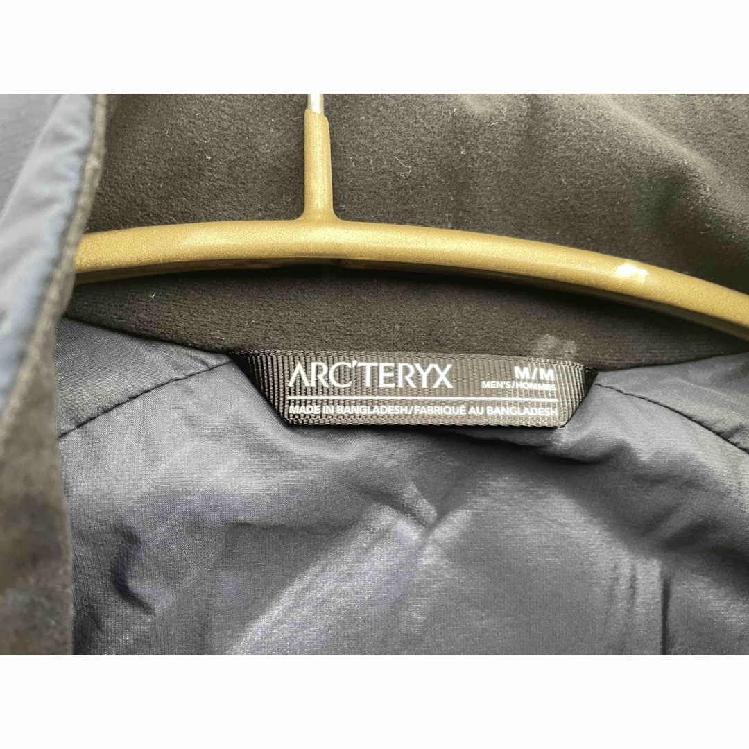 ARC'TERYX(アークテリクス)のARCTERYX ATOM LT JACKET M アトム　navy メンズのジャケット/アウター(ナイロンジャケット)の商品写真