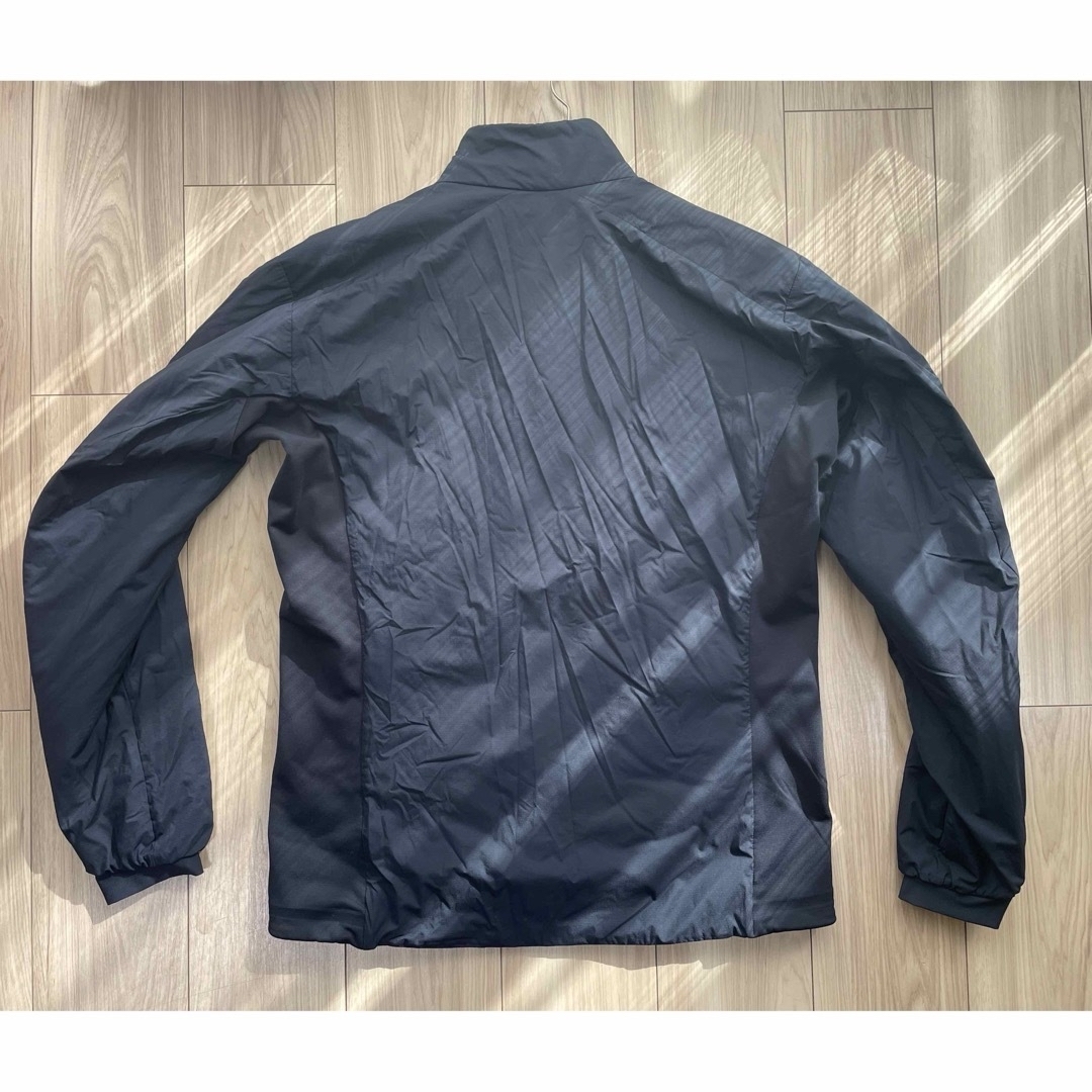 ARC'TERYX(アークテリクス)のARCTERYX ATOM LT JACKET M アトム　navy メンズのジャケット/アウター(ナイロンジャケット)の商品写真