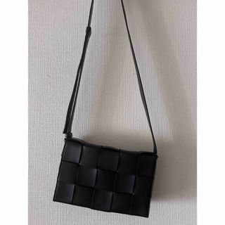 ボッテガヴェネタ(Bottega Veneta)のBOTTEGA VENETA ボッテガ　カセット ショルダー クロスボディ美品(ショルダーバッグ)