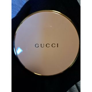 グッチ(Gucci)のGUCCI POUDRE DE BEAUTE MAT NATUREL 0.5(フェイスパウダー)