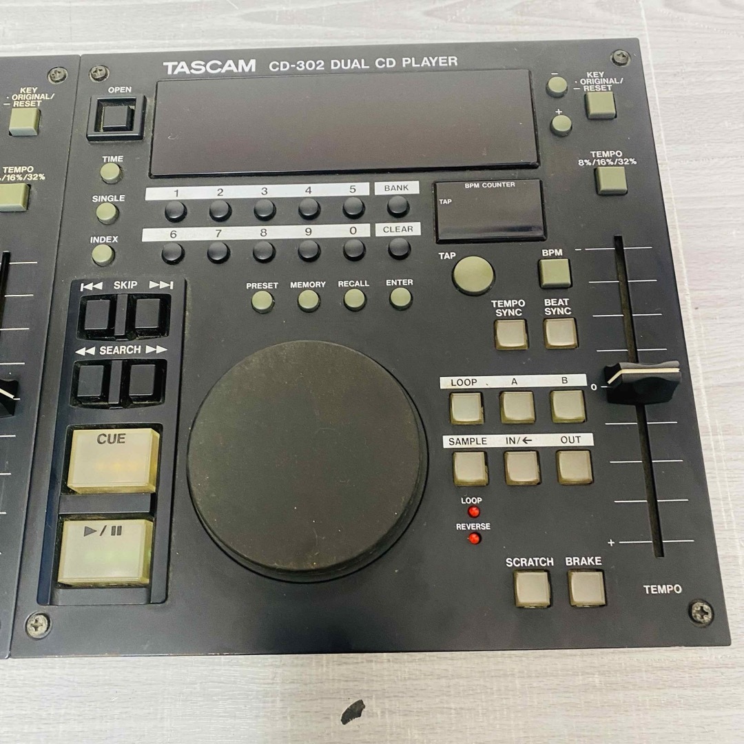 TASCAM タスカム CD-302 DUAL CD PLAYER 楽器のDJ機器(CDJ)の商品写真