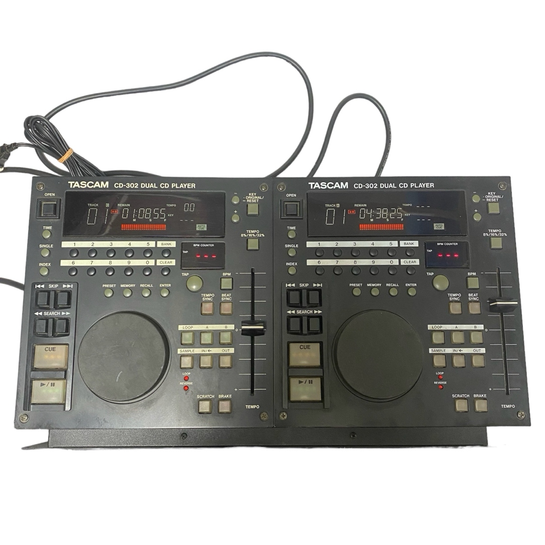 TASCAM タスカム CD-302 DUAL CD PLAYER 楽器のDJ機器(CDJ)の商品写真