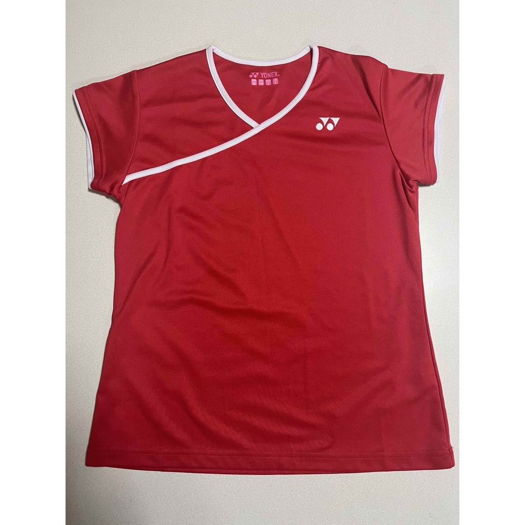 YONEX(ヨネックス)のYONEXバドミントン ドライTシャツ フラッシュレッド S 16444 スポーツ/アウトドアのスポーツ/アウトドア その他(バドミントン)の商品写真