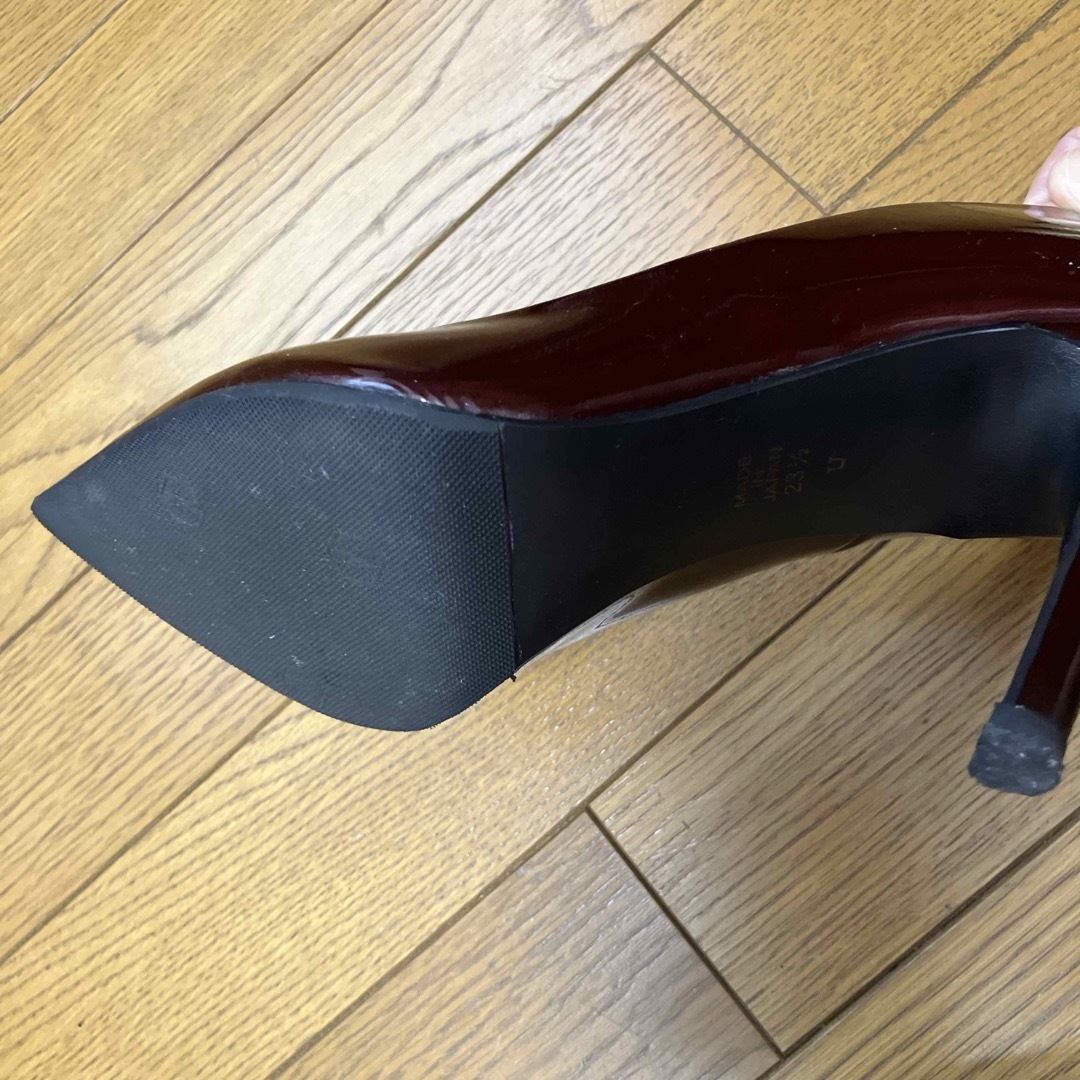 DIANA(ダイアナ)のダイアナ　エナメルパンプス　ボルドー　23.5cm レディースの靴/シューズ(ハイヒール/パンプス)の商品写真