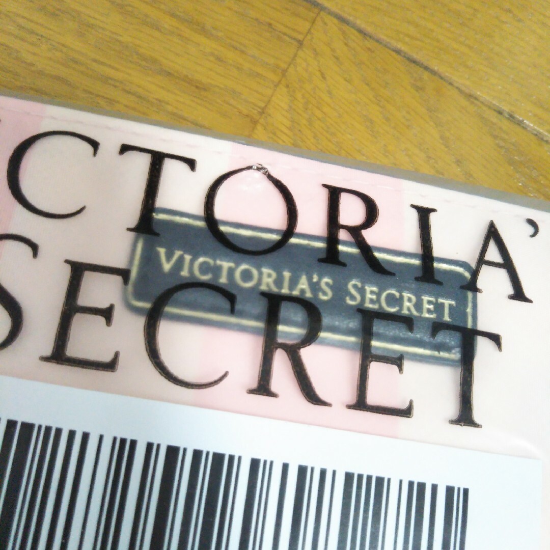 Victoria's Secret(ヴィクトリアズシークレット)の新品未使用　タグ付　ヴィクトリアシークレット　トラベルバッグ　ゲートウェイバッ　 レディースのバッグ(エコバッグ)の商品写真