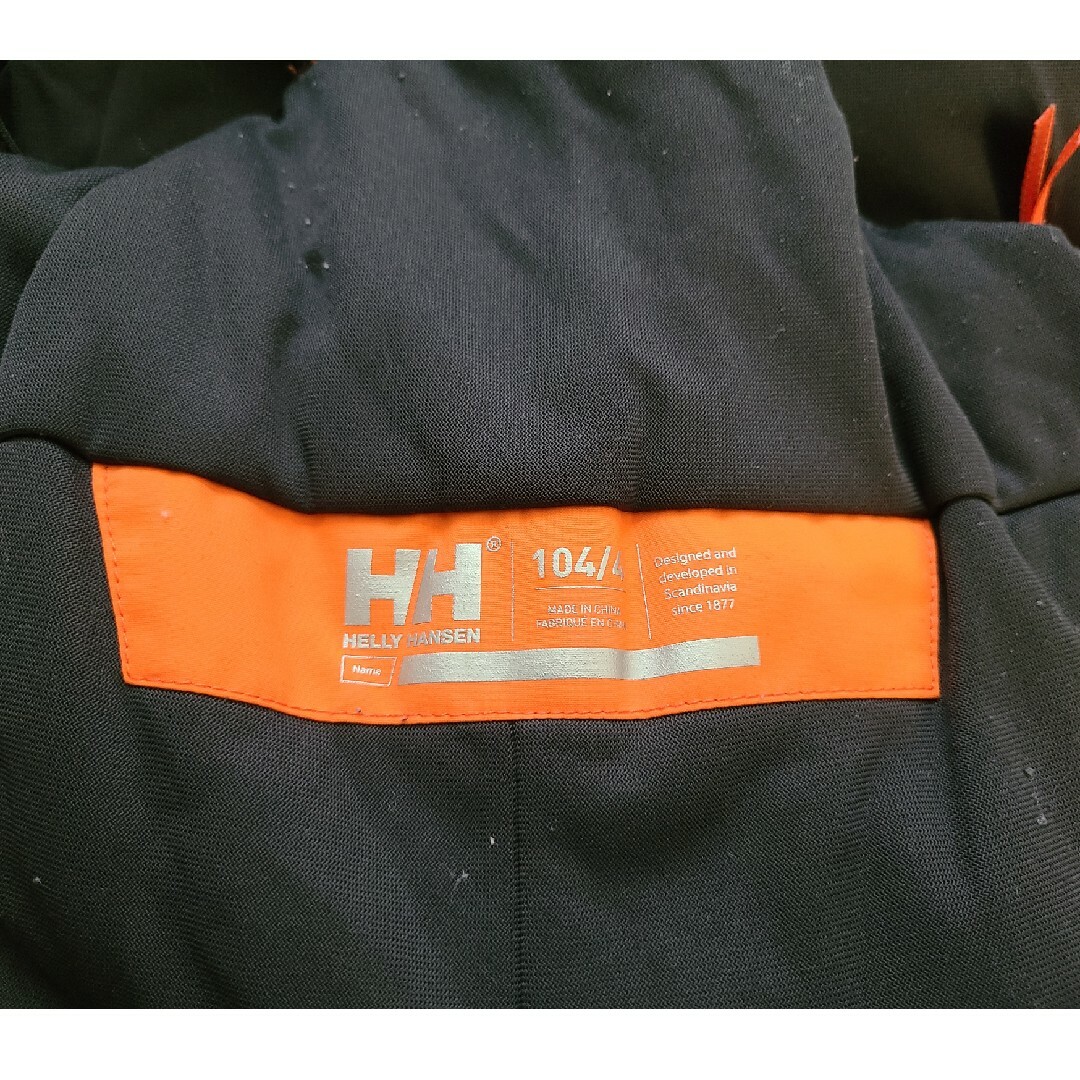 HELLY HANSEN(ヘリーハンセン)のヘリーハンセン　スキーウェア　104㎝ スポーツ/アウトドアのスキー(ウエア)の商品写真