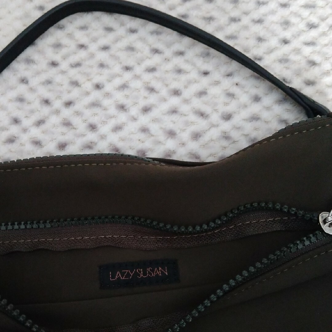 LAZY SUSAN(レイジースーザン)の値下げ！美品！ LAZY SUSAN オリーブ色のミニバック レディースのバッグ(ハンドバッグ)の商品写真