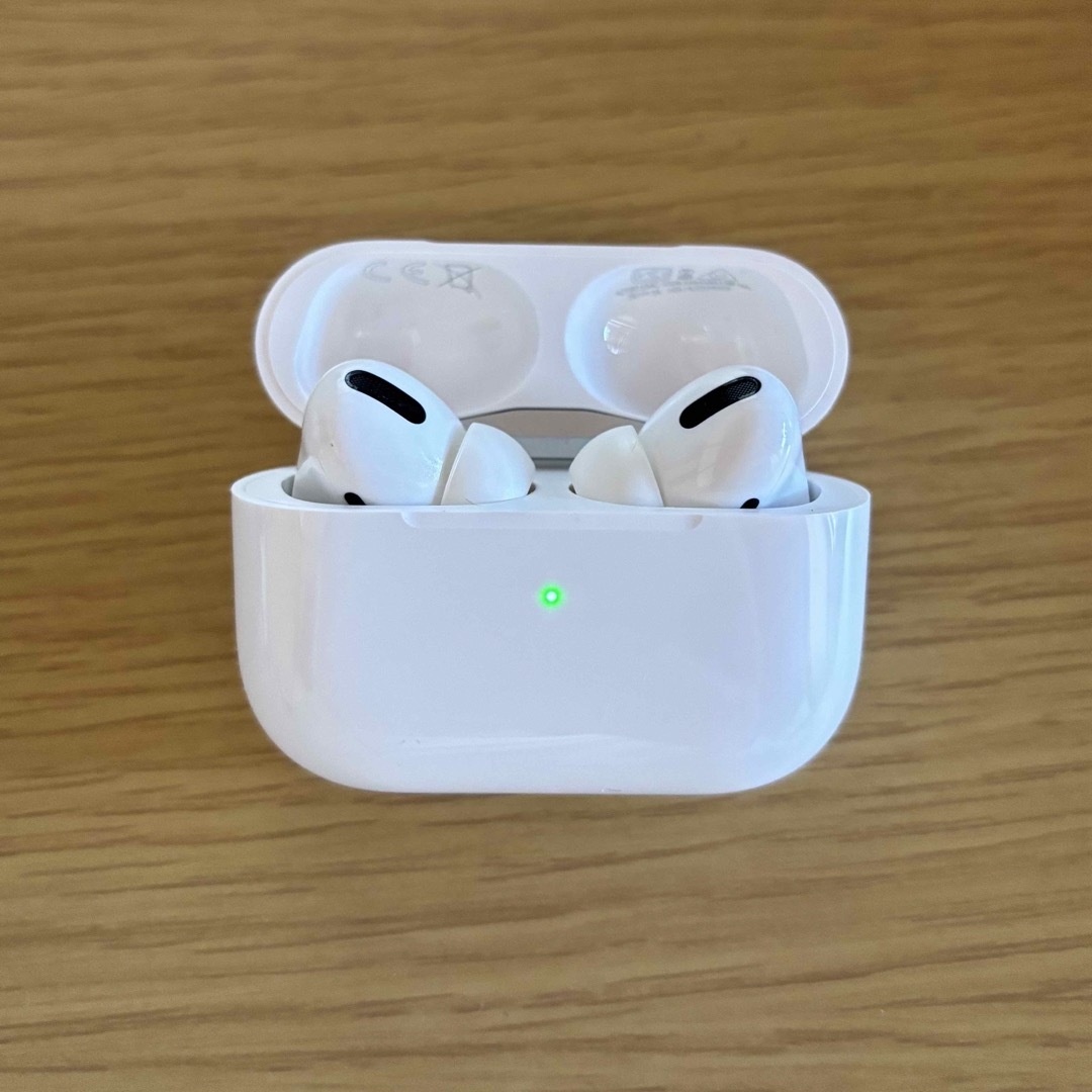 Apple(アップル)のAirPods pro 第1世代 iFaceケース セット スマホ/家電/カメラのオーディオ機器(ヘッドフォン/イヤフォン)の商品写真