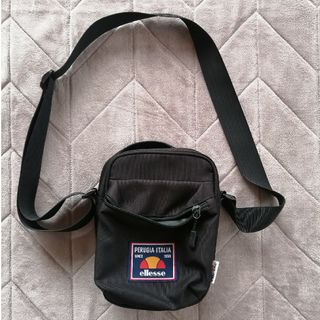 エレッセ(ellesse)のellesse エレッセ ボディーバッグ 黒(ボディーバッグ)