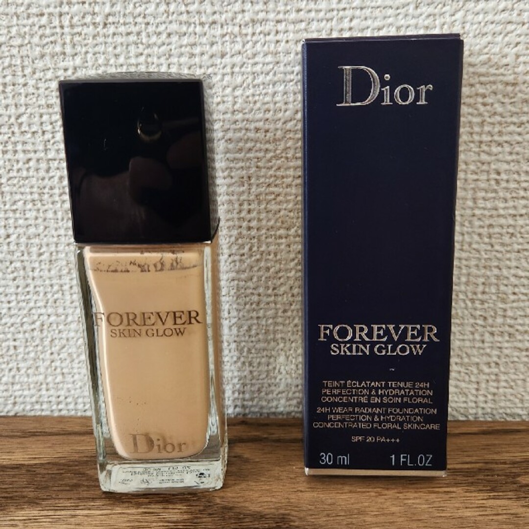 Dior(ディオール)のDior FOREVER SKIN GLOW リキッドファンデーション コスメ/美容のベースメイク/化粧品(ファンデーション)の商品写真