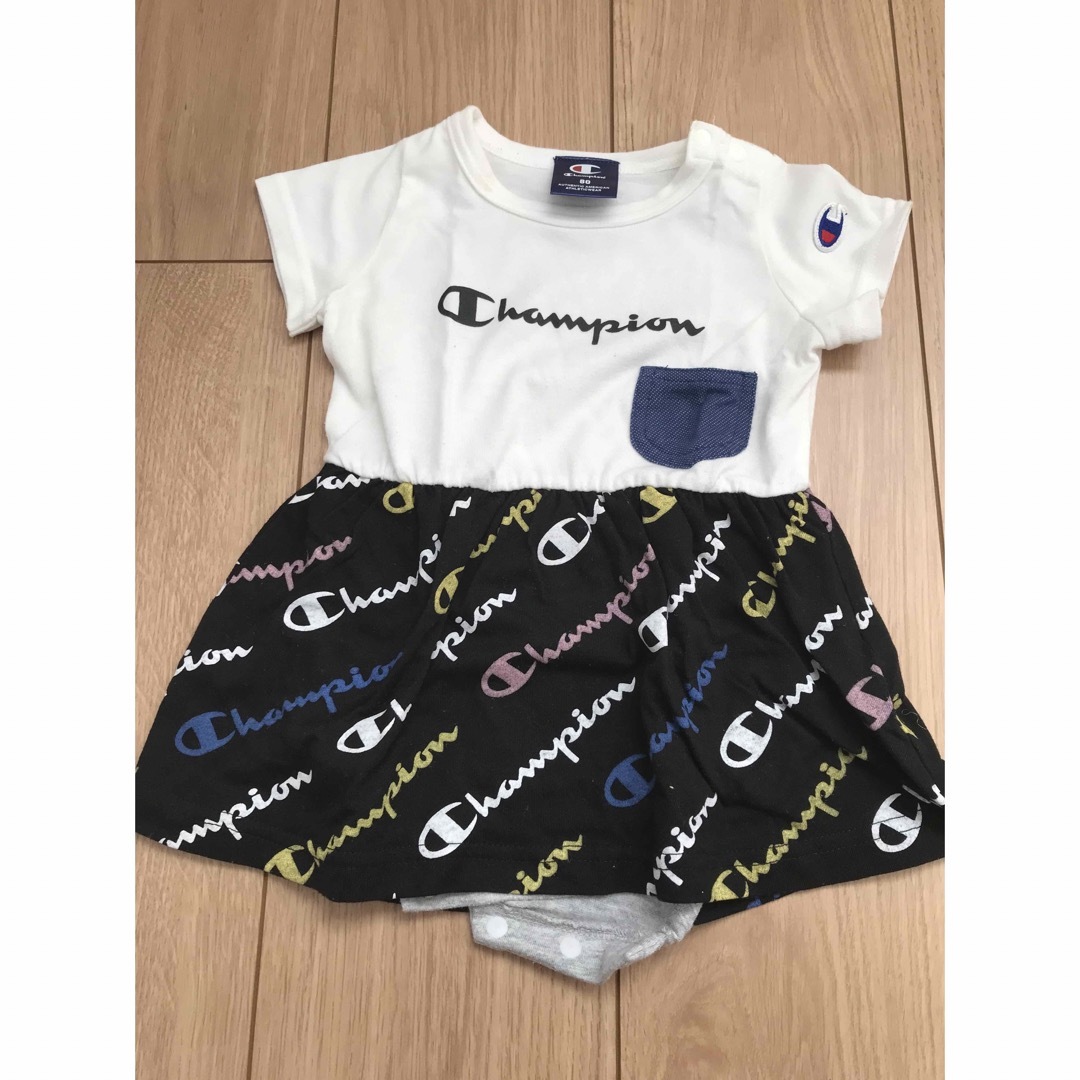 Champion(チャンピオン)のチャンピオン　ワンピース キッズ/ベビー/マタニティのベビー服(~85cm)(ワンピース)の商品写真