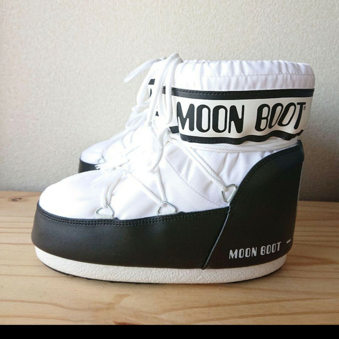 EMU(エミュー)のMOON BOOT ムーンブーツ ホワイト ナイロンブーツ レディースの靴/シューズ(ブーツ)の商品写真