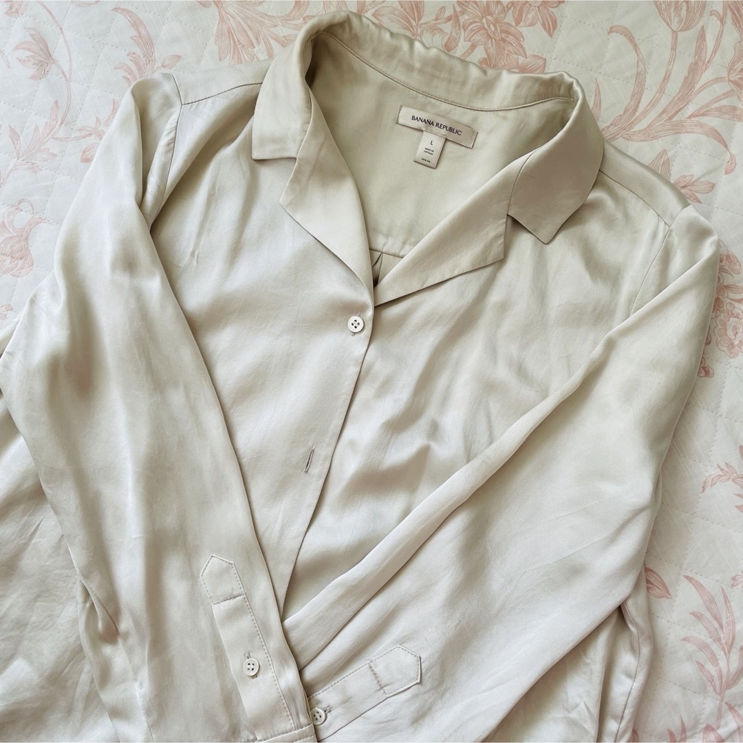 バナナリパブリック　シルクリゾートシャツ　ホワイトシャツ/ブラウス(長袖/七分)