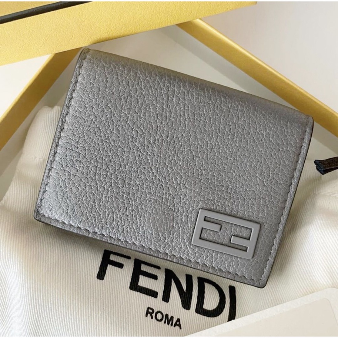 FENDI - 美品 本物 FENDI フェンディ 7M0280 AG0L 三つ折り財布の通販