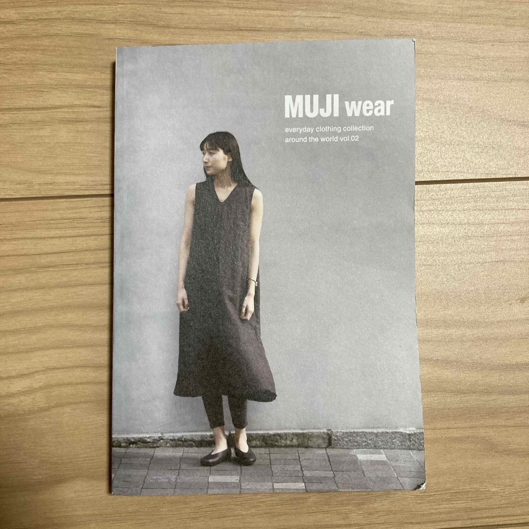 MUJI (無印良品)(ムジルシリョウヒン)のMUJI wear  無印良品　カタログ エンタメ/ホビーの本(ファッション/美容)の商品写真