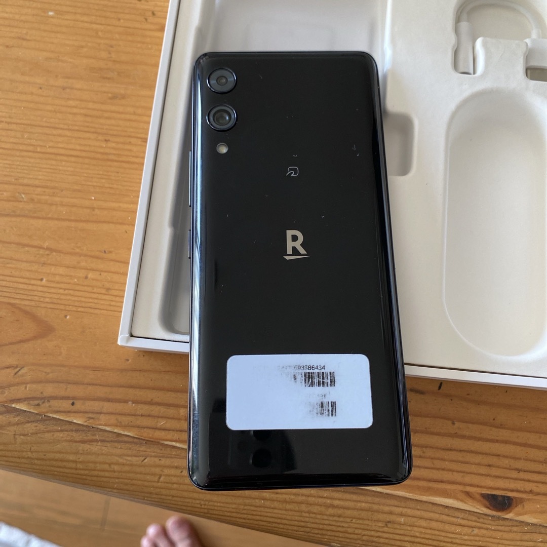 Rakuten(ラクテン)のrakuten hand 5G スマホ/家電/カメラのスマートフォン/携帯電話(スマートフォン本体)の商品写真