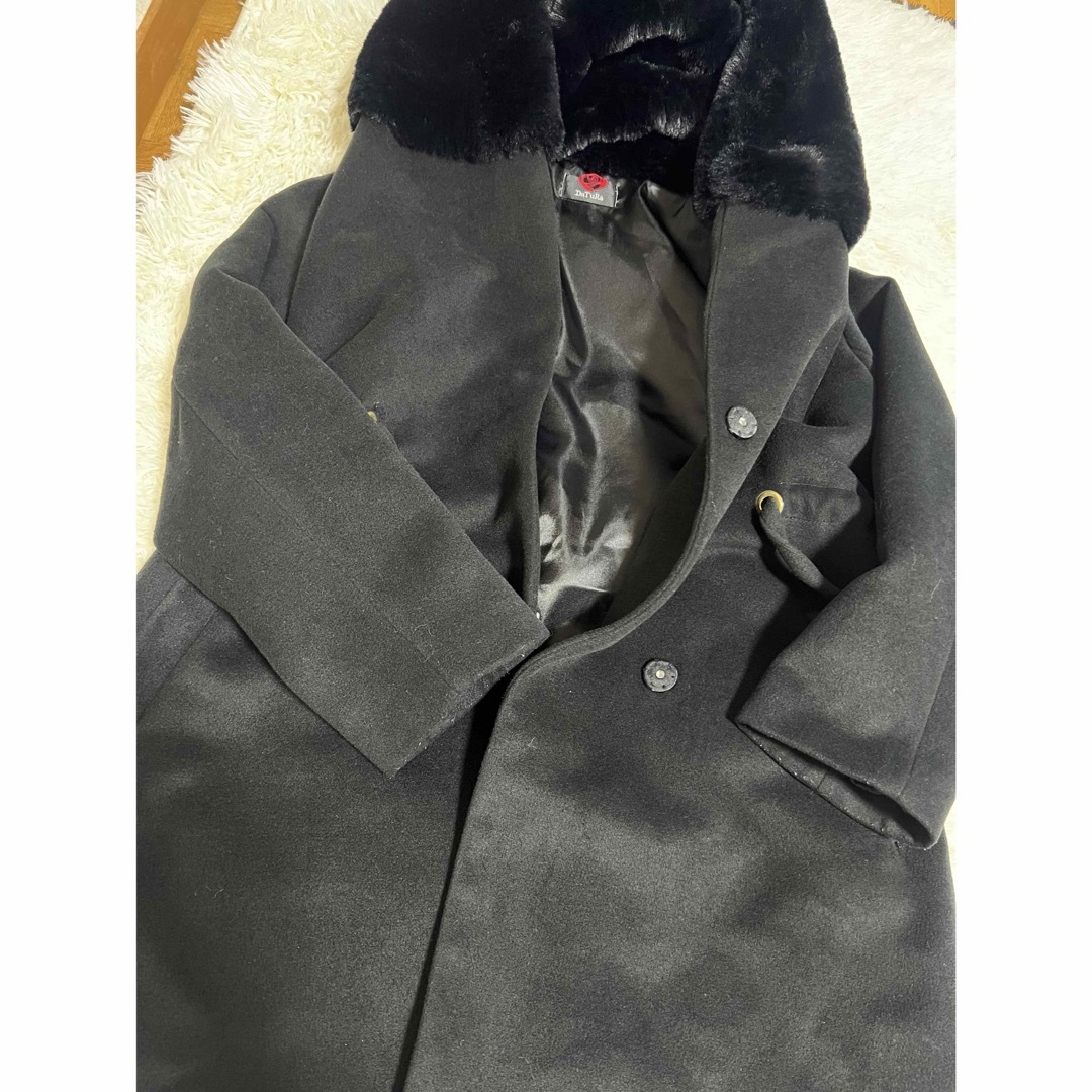 DaTuRa(ダチュラ)のダチュラ　ビッグフードコート　ブラック　F ウエストマーク　リボン　Aライン レディースのジャケット/アウター(ロングコート)の商品写真