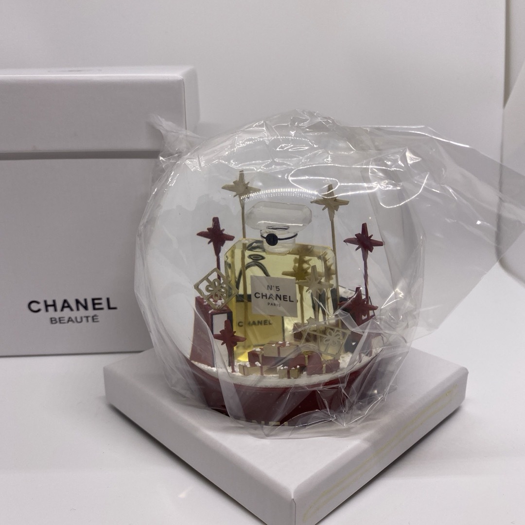 CHANEL(シャネル)のCHANEL 2022年 クリスマス限定スノードーム　 インテリア/住まい/日用品のインテリア小物(置物)の商品写真