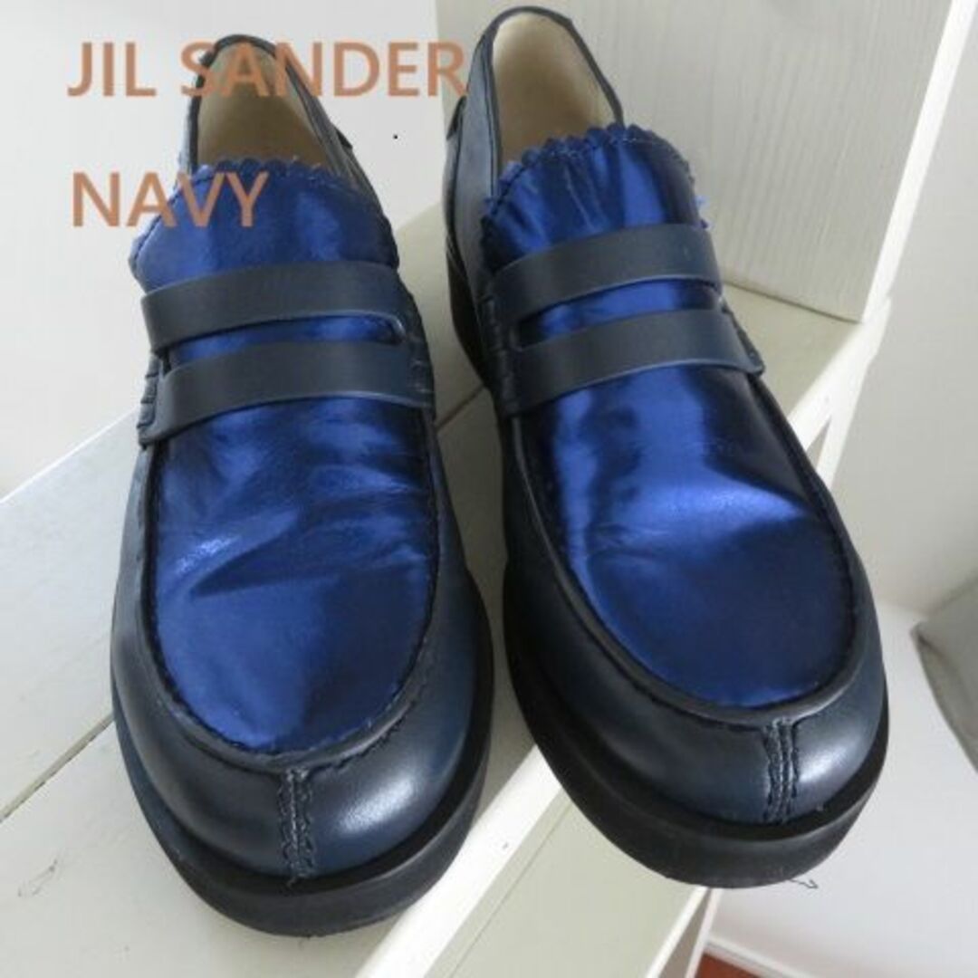 Jil Sander(ジルサンダー)のJIL SANDER NAVY ジルサンダー　ローファー　メタル青　35 レディースの靴/シューズ(ローファー/革靴)の商品写真