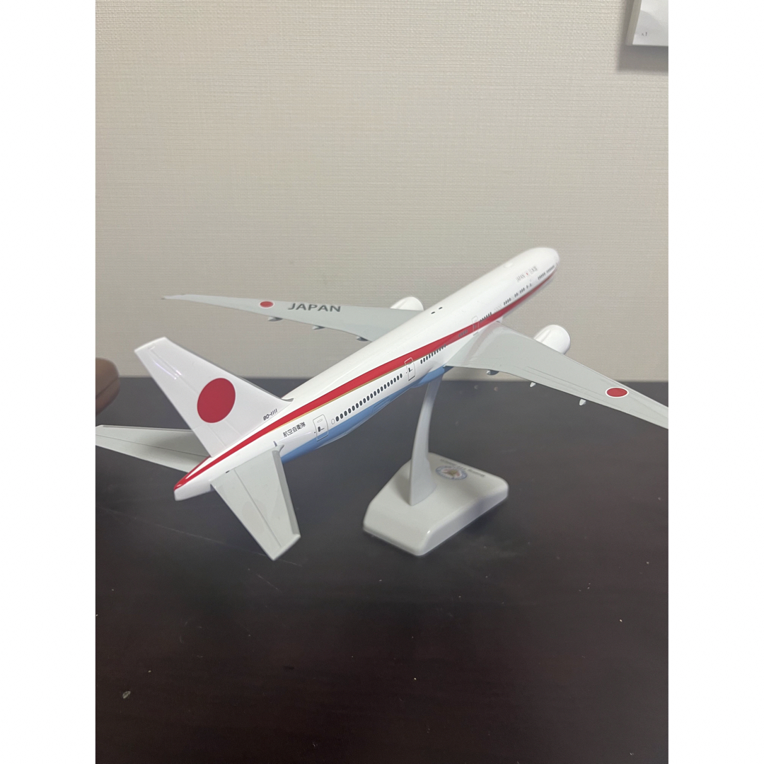 飛行機模型 政府専用機 1:200 エンタメ/ホビーのおもちゃ/ぬいぐるみ(模型/プラモデル)の商品写真