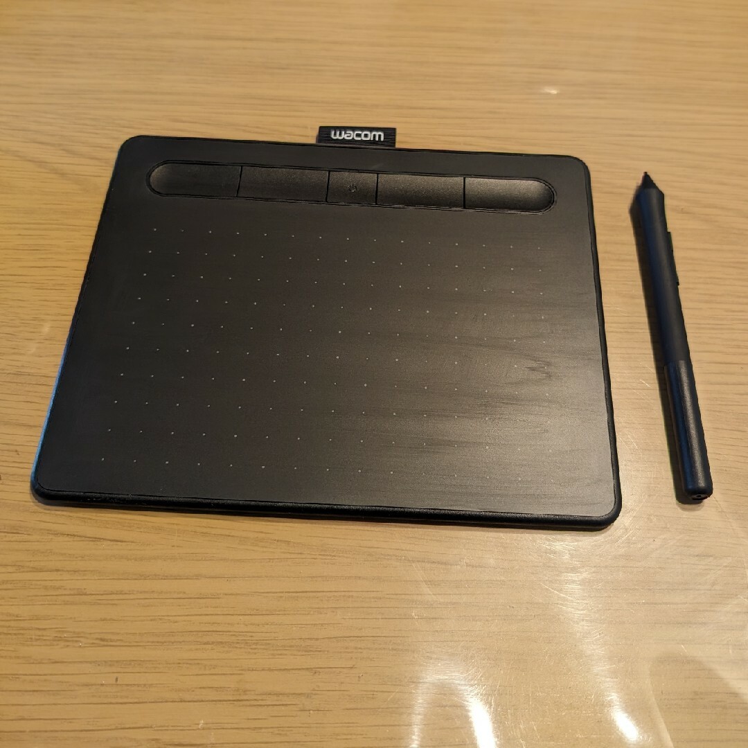 Wacom(ワコム)のWacom Intuos　ペンタブレット スマホ/家電/カメラのPC/タブレット(PC周辺機器)の商品写真