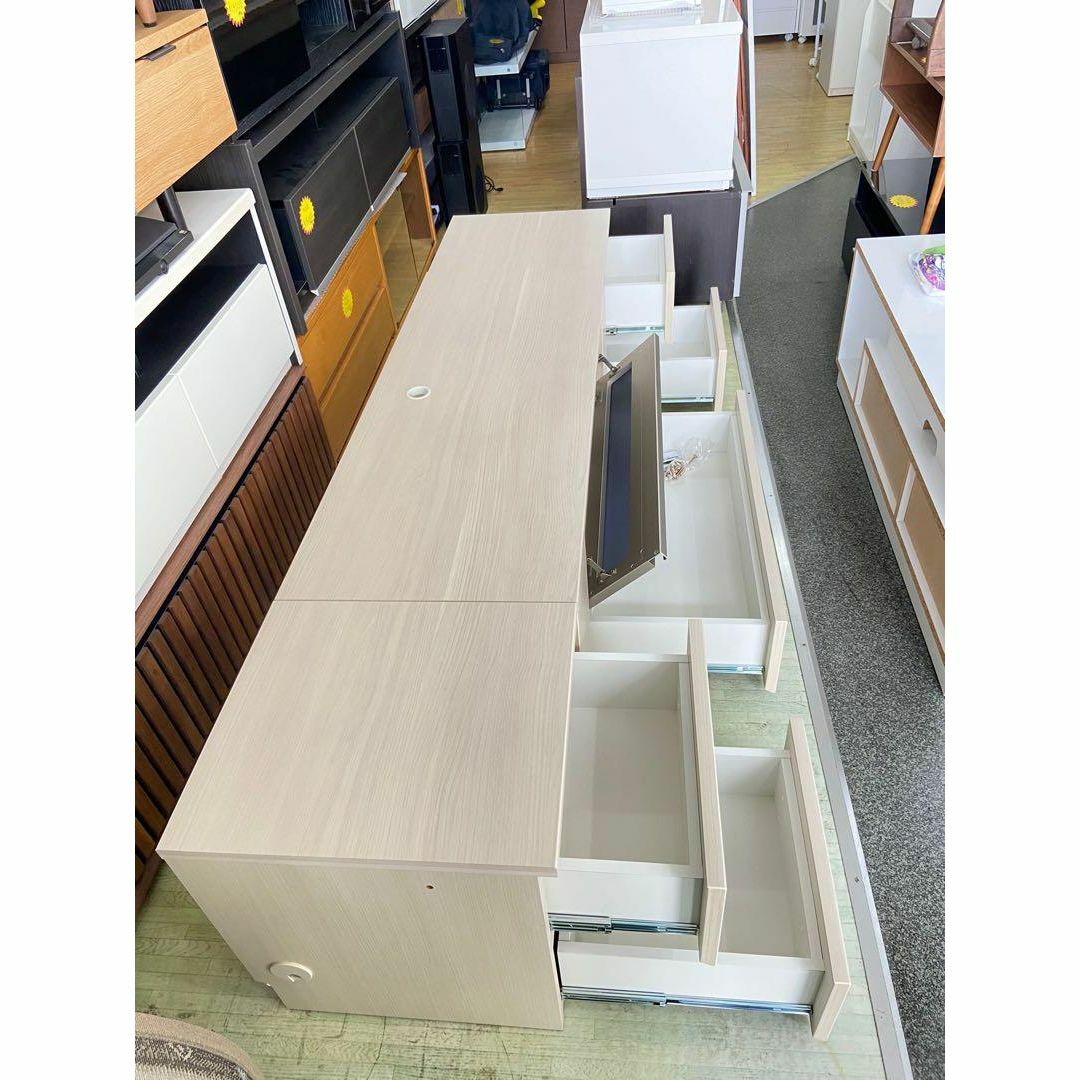 テレビ台 3分割 幅200cm 2個口コンセント 2個付きの通販 by はー テレビ台 3分割 幅200cm 2個口コンセント 2個付きの通販 by はー