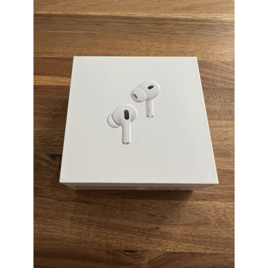 Apple(アップル)のAirPods Pro 第二世代 MagSafe USB-C スマホ/家電/カメラのオーディオ機器(ヘッドフォン/イヤフォン)の商品写真