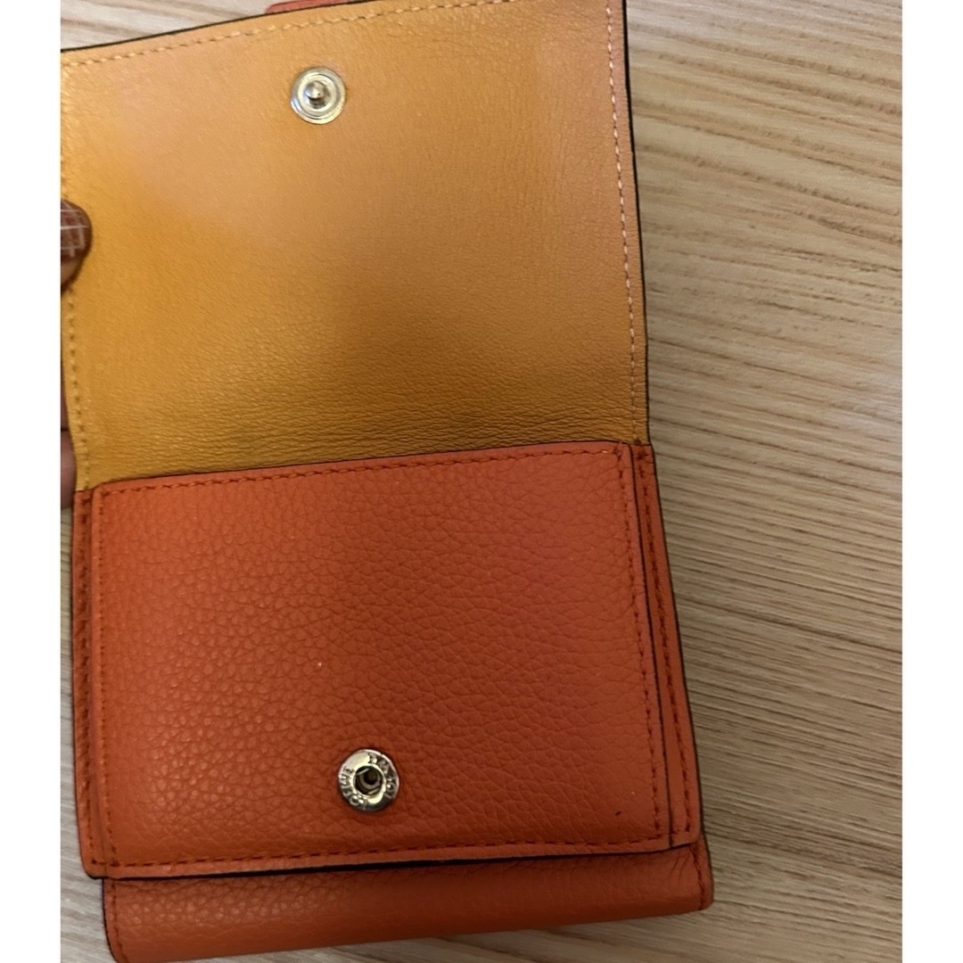 LOEWE(ロエベ)の美品　ロエベ LOEWE 三つ折財布 ミニウォレット オレンジ レディースのファッション小物(財布)の商品写真