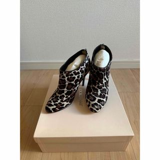 ジミーチュウ(JIMMY CHOO)のジミーチュウショートブーツ(ブーツ)