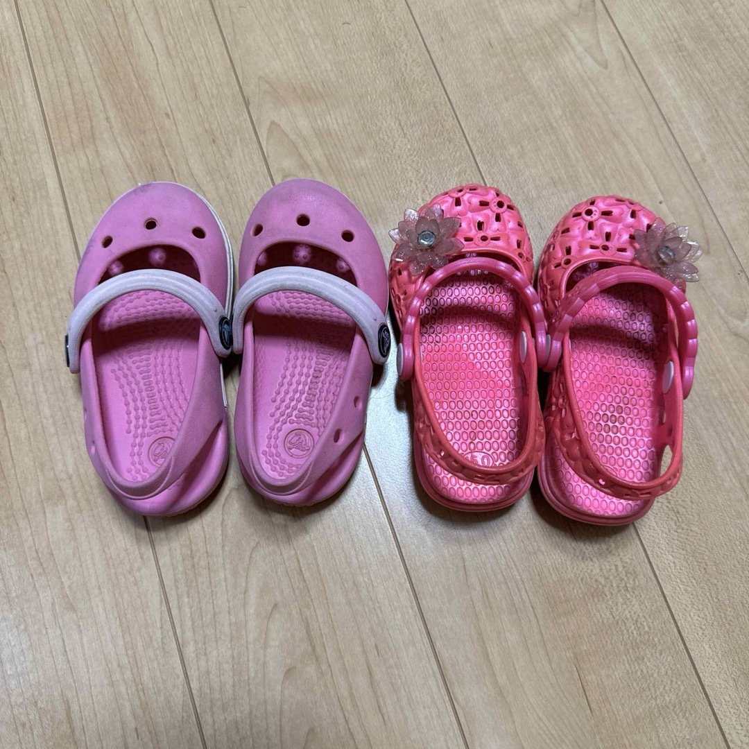 crocs(クロックス)のキッズ　サンダル　2足　14cm15cm キッズ/ベビー/マタニティのベビー靴/シューズ(~14cm)(サンダル)の商品写真