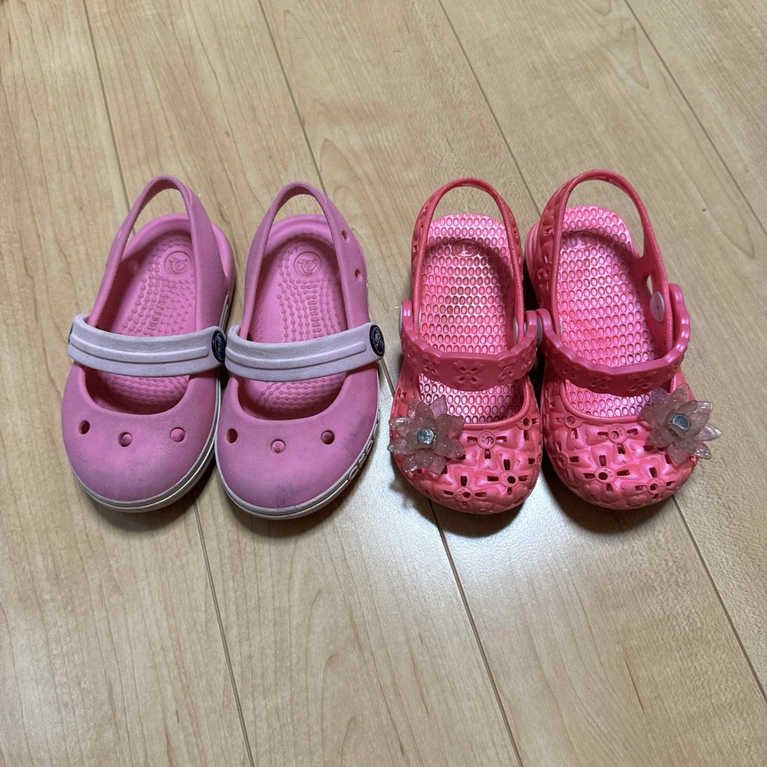 crocs(クロックス)のキッズ　サンダル　2足　14cm15cm キッズ/ベビー/マタニティのベビー靴/シューズ(~14cm)(サンダル)の商品写真