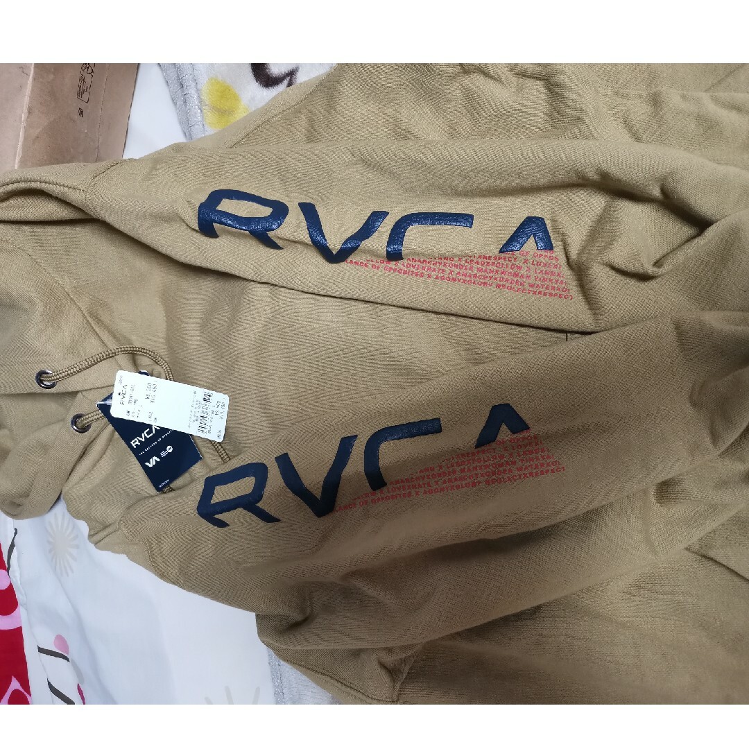 RVCA(ルーカ)のRVC A パーカー新品未使用 Ｌサイズ メンズのトップス(パーカー)の商品写真