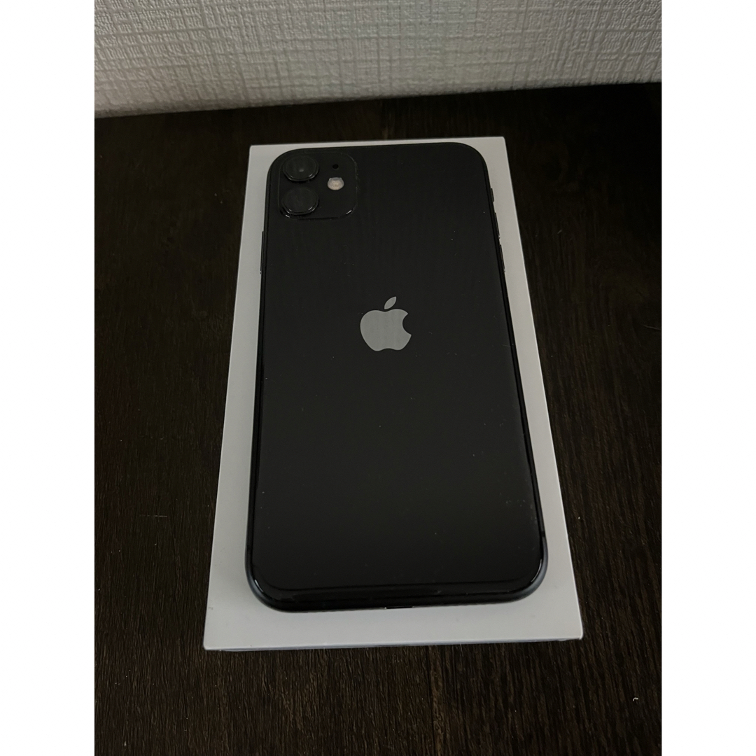 Apple - iPhone 11 ブラック 64 GB UQ mobileの通販 by みーたん's ...