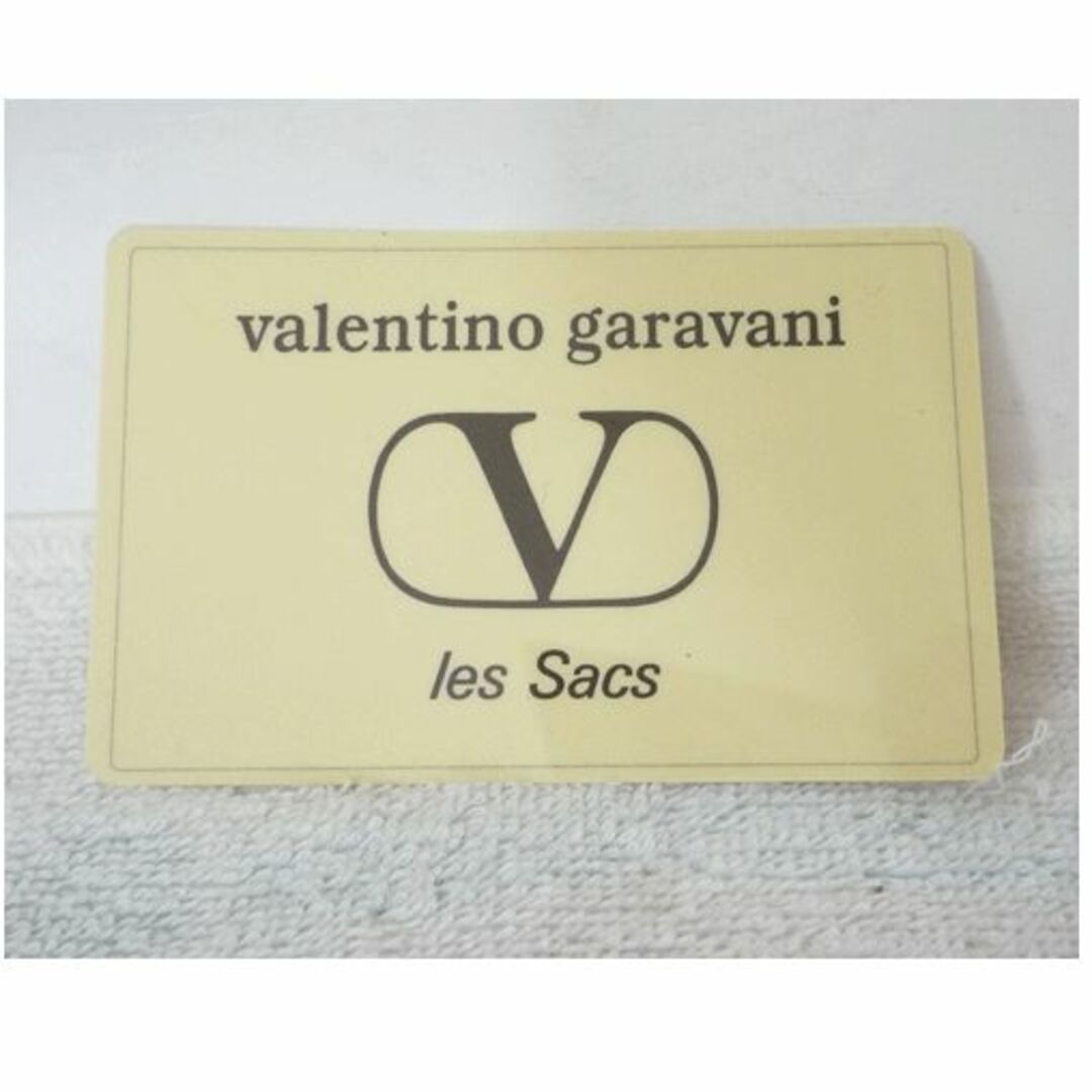 valentino garavani(ヴァレンティノガラヴァーニ)のヴァレンティノ ガラヴァーニ　レザー　ブラック　黒　ロゴ金具　ハンドバッグ レディースのバッグ(ハンドバッグ)の商品写真