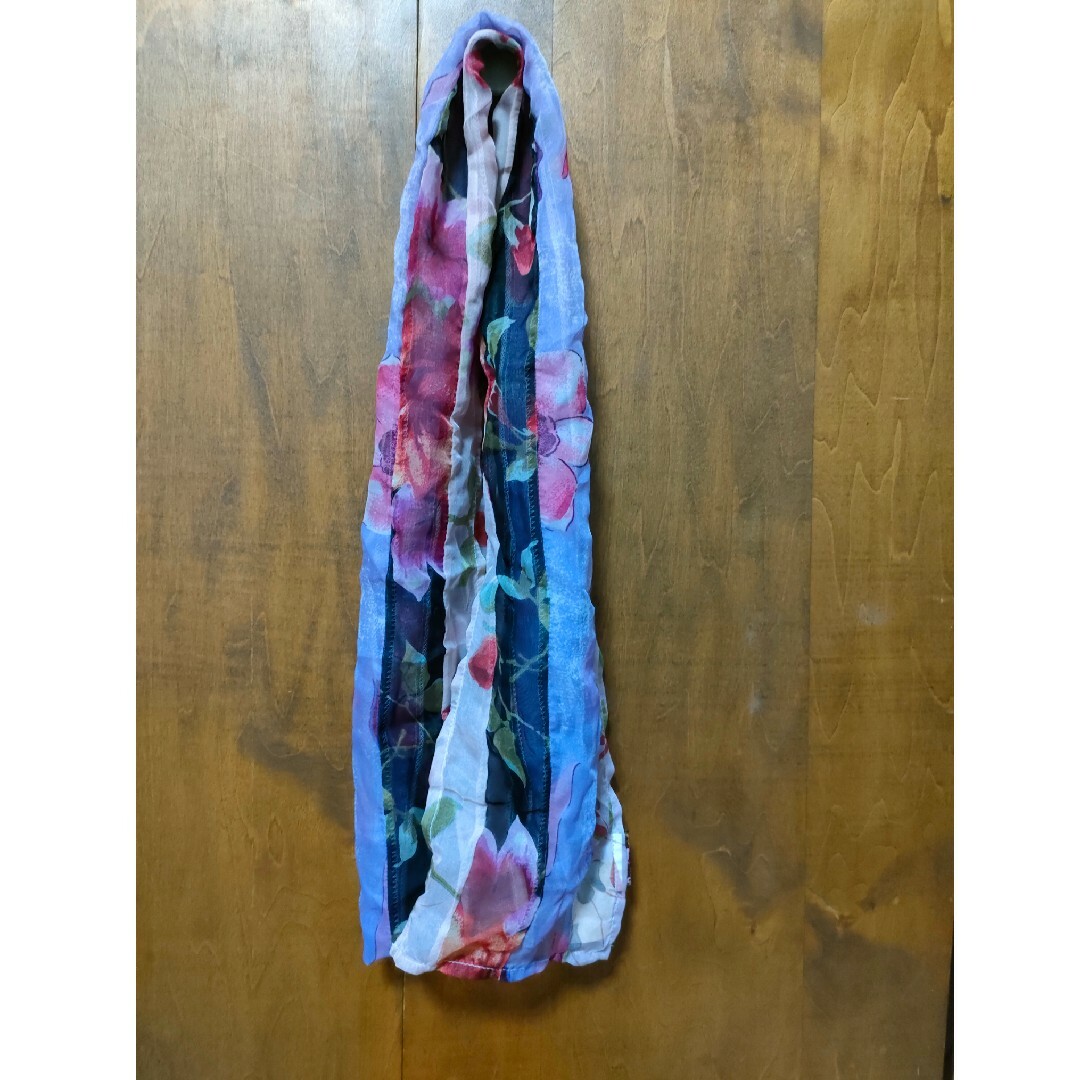 シルクスカーフ　ピンク　花 レディースのファッション小物(バンダナ/スカーフ)の商品写真